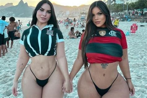 Influencers Plus Sizes Chamam Aten O Em Praia Corpos Curvil Neos