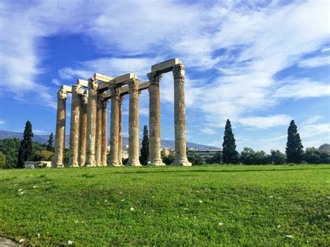 Templo Del Zeus Ol Mpico Imagen De Archivo Imagen De Azul