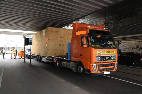 Lkw Bleibt In Dresden Unter Br Cke Stecken Radio Dresden