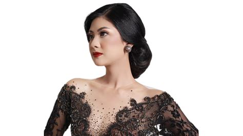 Cantik Dan Berprestasi Yuli Finalis Miss Mega Bintang Indonesia Jawa