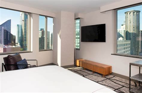 Charter Hotel Seattle™ - A Boutique Hotel in Downtown Seattle WA with Rooftop Bar & Lounge & Dining.