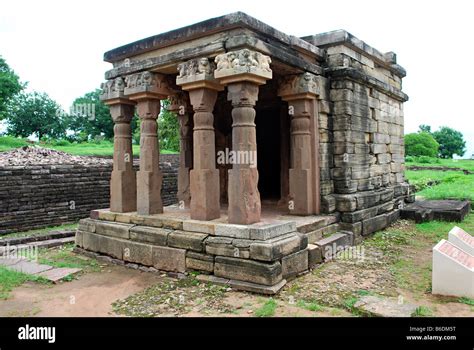 Gupta temple hi-res stock photography and images - Alamy