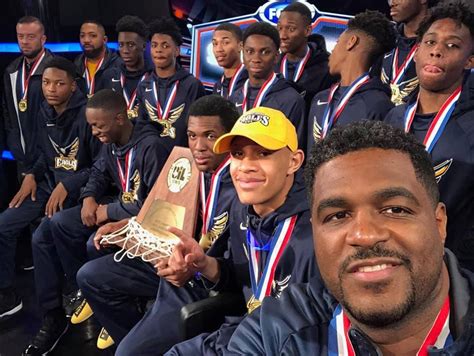 Watch: Faith Family Academy wins 4A state title on buzzer-beating dunk - Oak Cliff