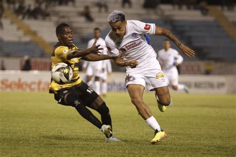 Real España vence a Olimpia en el partido de ida del repechaje del