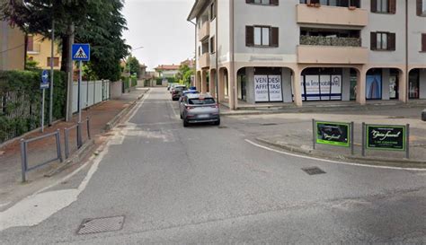 Bareggio Brutto Incidente Auto Moto Enne In Ospedale