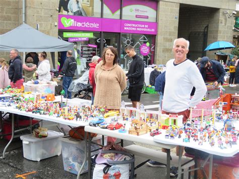 Fougères les inscriptions à la braderie des enfants des Angevines