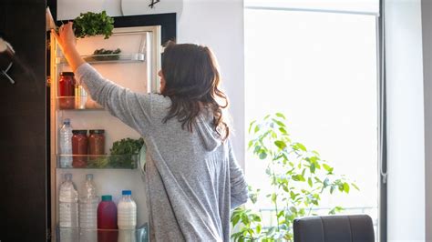 This Simple Fridge Hack Will Cut Down Your Grocery Bill And Food Waste ...