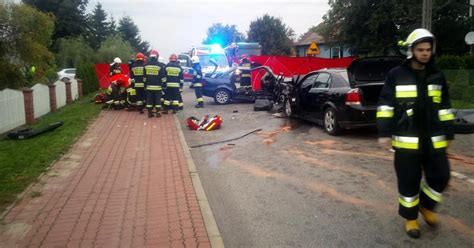 Tragiczny Wypadek W Paw Owie Jedna Osoba Nie Yje Sze Ciu Rannych