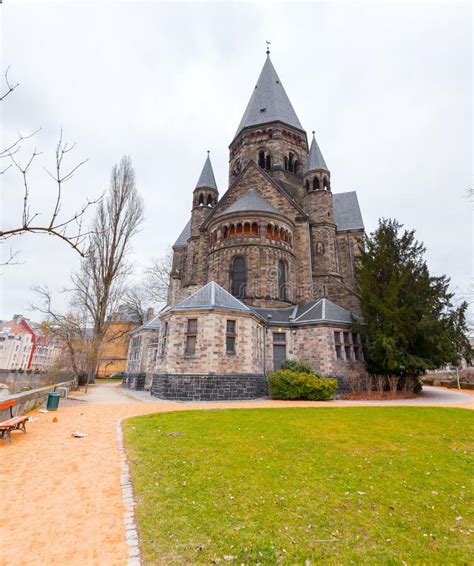 Neuf O El Nuevo Templo De Metz France Fotografía editorial Imagen de