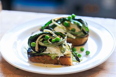 Recette Crostini Lail Des Bois Et Aux Pois La Presse