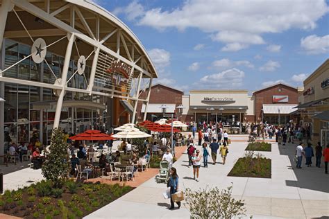 Do Business at Houston Premium Outlets®, a Simon Property.