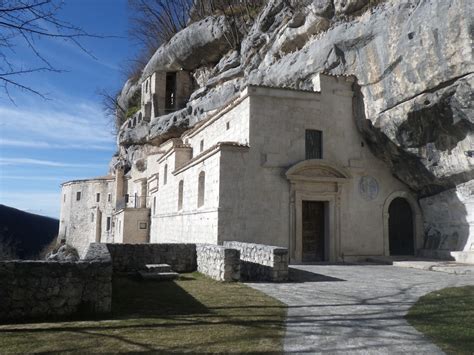 Abruzzo Mistico E Affascinante Tra Eremi E Abbazie Tgcom24