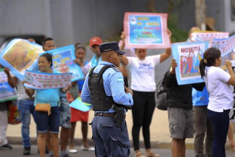 Hondure Os Protestan Contra Construcci N De C Rcel En Islas Del Cisne