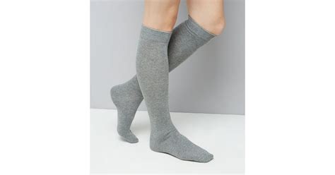 2 Pack Grey Knee High Socks New Look