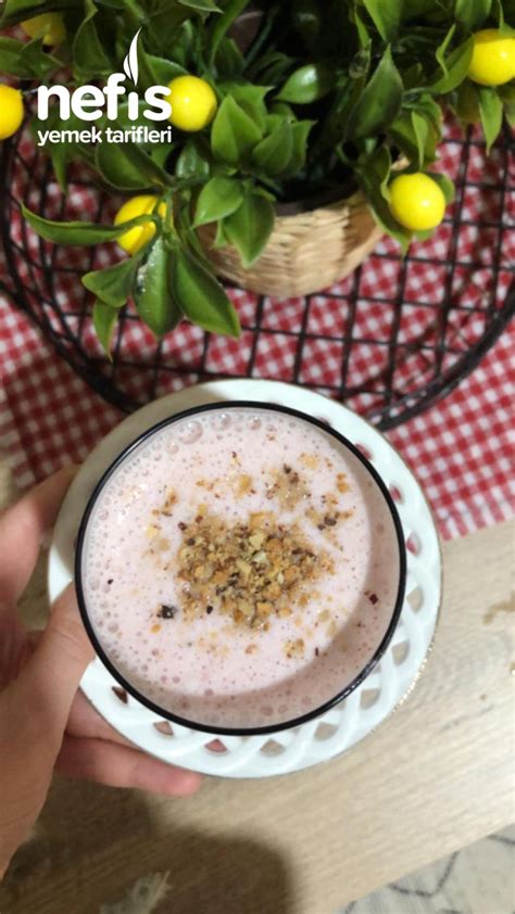 Muzlu Ve Ilekli Smoothie Nefis Yemek Tarifleri