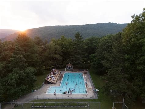 Sleepaway Summer Camp In West Virginia Camp Twin Creeks