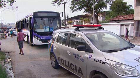 Passageiros relatam momentos de terror durante assalto a ônibus NE1 G1