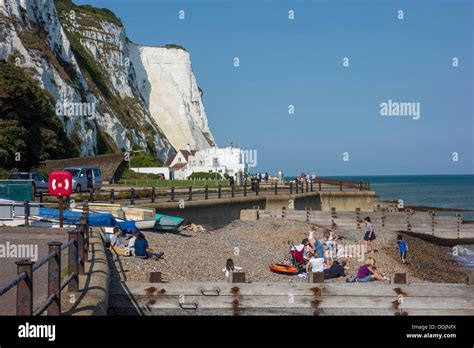 St Margarets Bay Beach White Cliffs Dover Kent Stock Photo Alamy