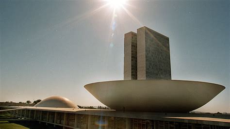 L architecte Oscar Niemeyer s éteint à l âge de 104 ans Radio Canada