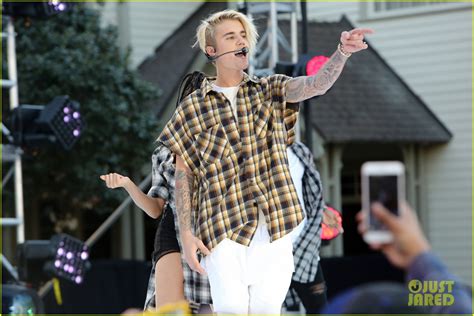 Justin Bieber Performs 'Purpose' Concert on 'Ellen' - Watch Now!: Photo ...