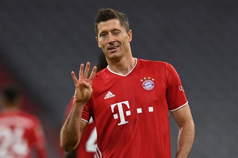 Lewandowski Hits Four As Bayern Munich Wins Seven Goal Thriller