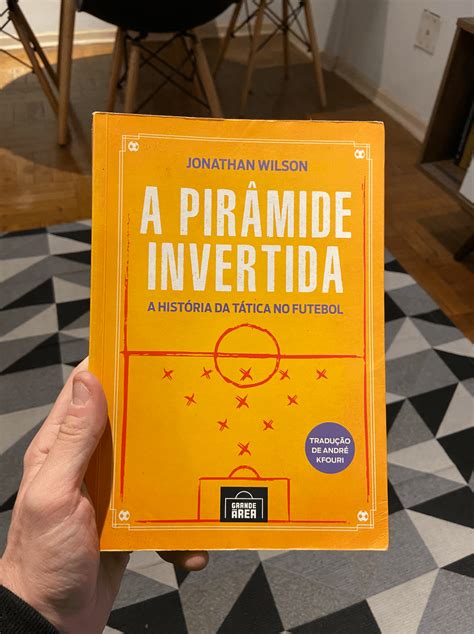 Livro a Pirâmide Invertida Livro Usado 76139366 enjoei