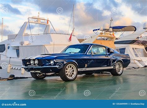 Coche Americano Raro Cl Sico Del M Sculo Fastback Azul De Ford Mustang