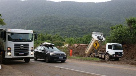 Rodovias atingidas pelas chuvas passam por reconstrução das vias e