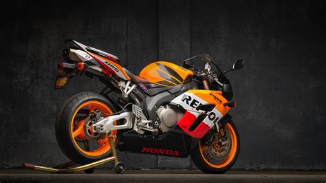 Unleash Your Inner Motogp Superstar With This Honda Cbr Rr Repsol