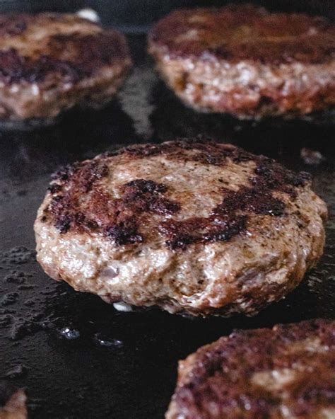 Juicy Elk Burger Recipe – State of Dinner