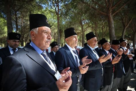 Van Dan Gelen Gaziler Gelibolu Yar Madas Ndaki Ehitlik Ve An Tlar