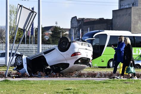 Jutarnji List Kr I Lom U Zagrebu Sudar Na Jednom Od Najprometnijih