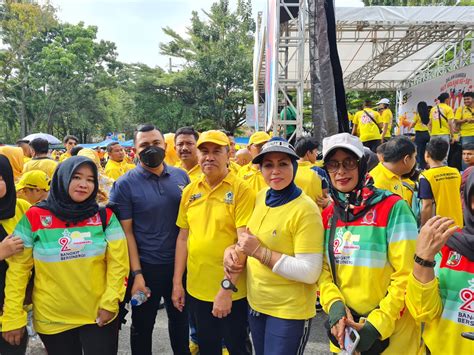 Pecahkan Rekor Muri Ribu Warga Riau Ikut Jalan Sehat Hut Ke