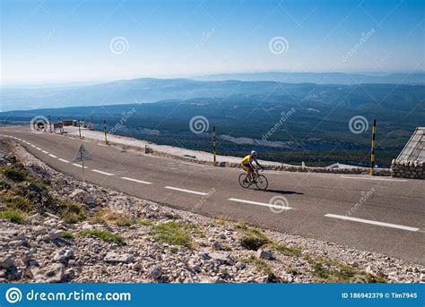 Le Altezze Del Famoso Percorso Del Ciclo Del Ventoux Di Mont Immagine