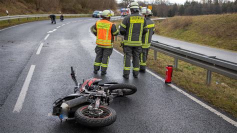 Fulda Hessen T Dlicher Unfall J Hriger Motorradfahrer Verliert