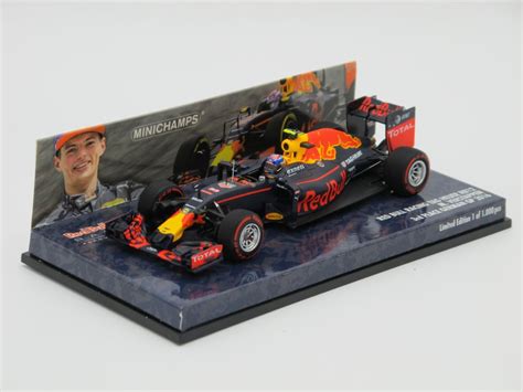 Minichamps Model Race Car Red Bull Racing Tag Heuer Rb