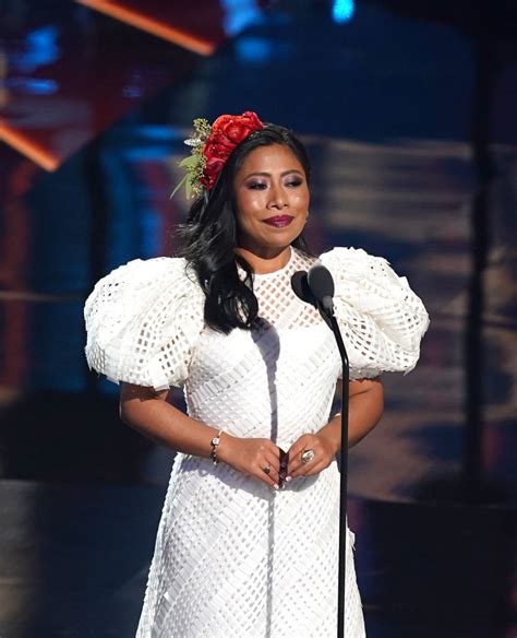 Yalitza Aparicio y Carlos Rivera están más cerca que nunca un simple