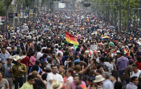 México Marcha del Orgullo Gay convocó a más de 10 mil personas FOTOS PERU CORREO