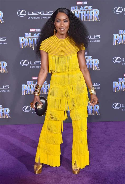 Lupita Nyongo Una Poderosa Diva Ultraviolet En El Estreno De Pantera Negra Moda