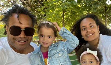 Christian Karembeu papa comblé rare selfie avec ses 3 filles