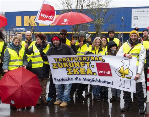 Warnstreik Bei Ikea Saarlouis Vor Tarifverhandlung Einzelhandel