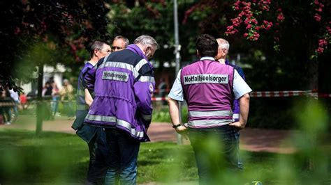 Sch Sse In Bremerhavener Gymnasium Frau Wird Verletzt