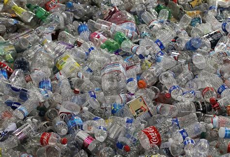 Unilever userà solo plastica riciclata per gli imballaggi entro il 2025