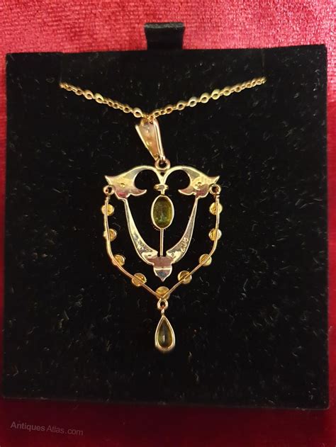 Antiques Atlas Victorian Ct Gold Peridot Seed Pearl Pendant