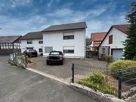 Einfamilienhaus Mit Zwei Garagen Und Separatem Gartengrundst Ck In