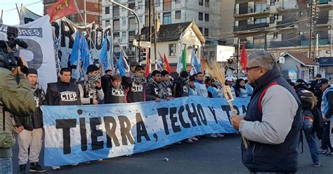 El Gobierno apuntó a la CGT y los movimientos sociales por la marcha