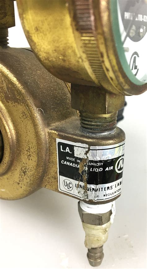 Used Liquid Air Brass Carbon Dioxide Regulator Cga For