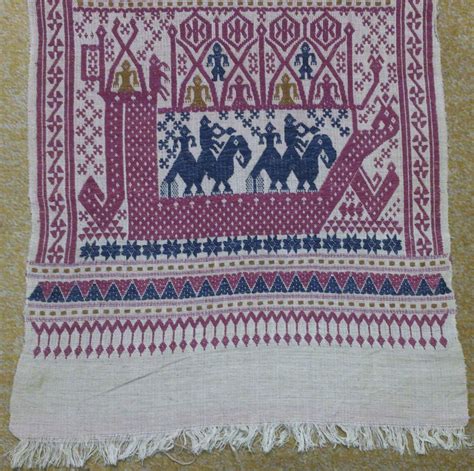 Antique South East Asian Indonesia Embroidery Textile No 168 Size 106 42cm Conceptual