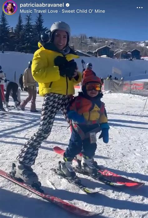 Patrícia Abravanel exibe 3 filhos esquiando na neve e impressiona