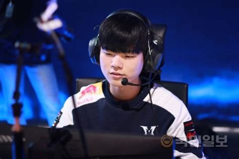 롤챔스 킹존 Skt 꺾고 3연승 단독 선두 질주 국민일보